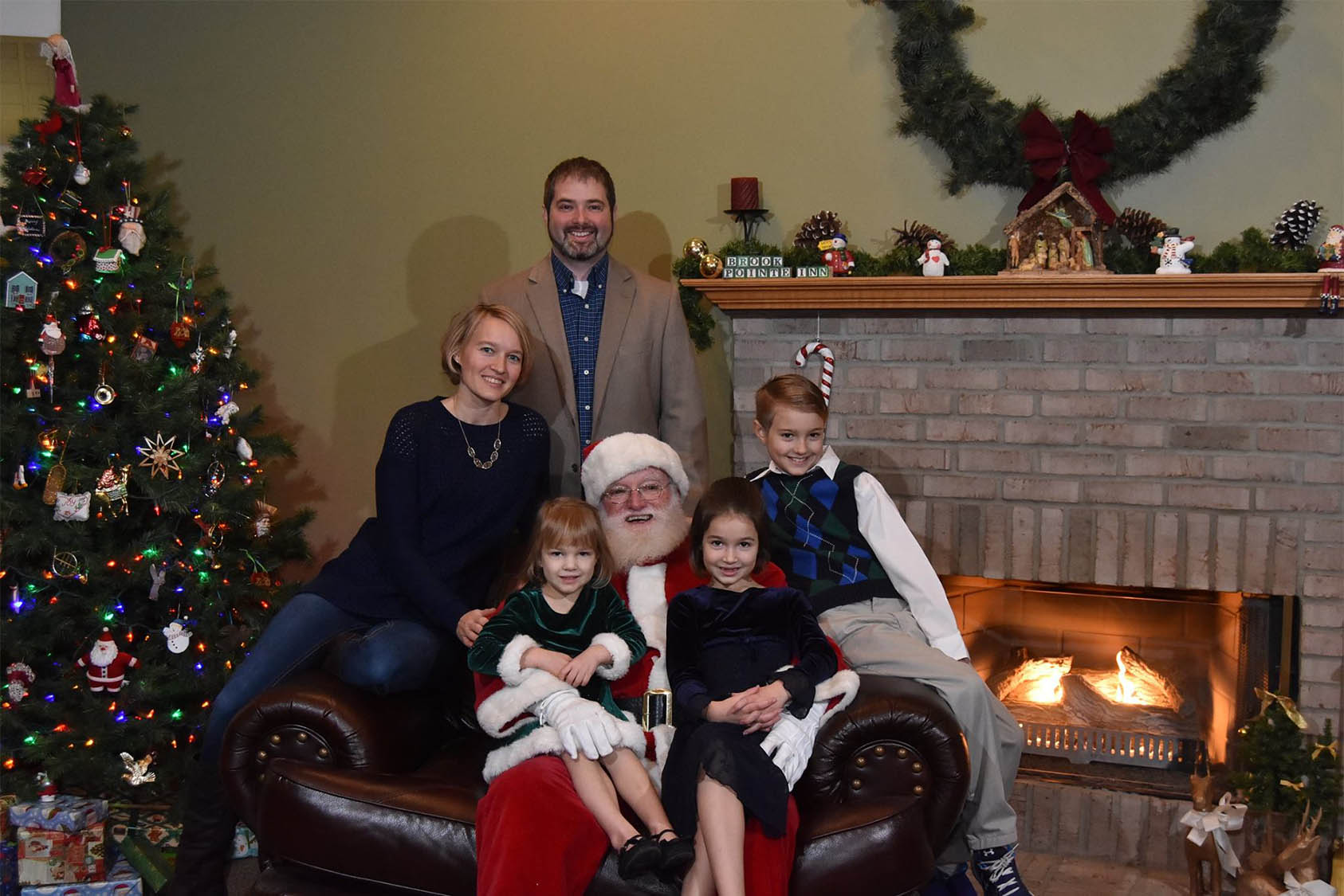 Pictures with Santa at Brook Pointe