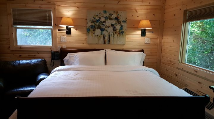 Brook Pointe Cabin Accommodations - Bedroom
