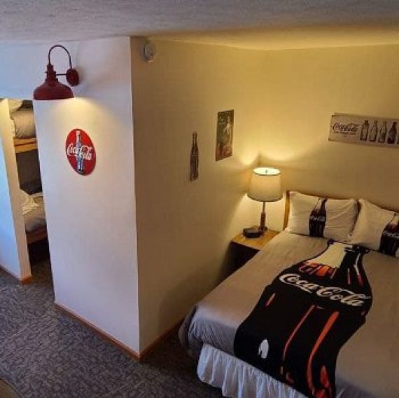 Family Escape Getaway Coke room