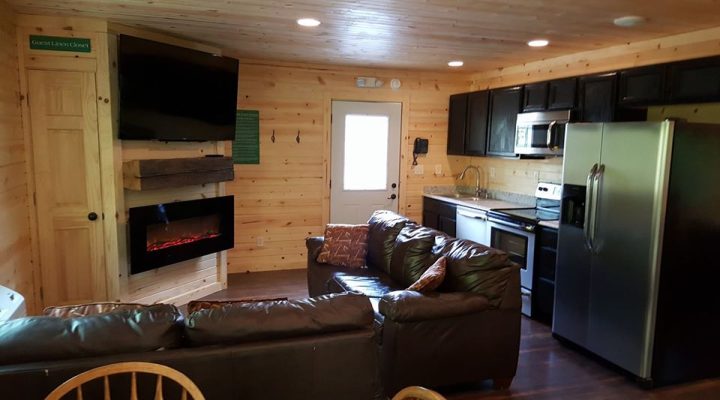Brook Pointe Cabin Accommodations - living area