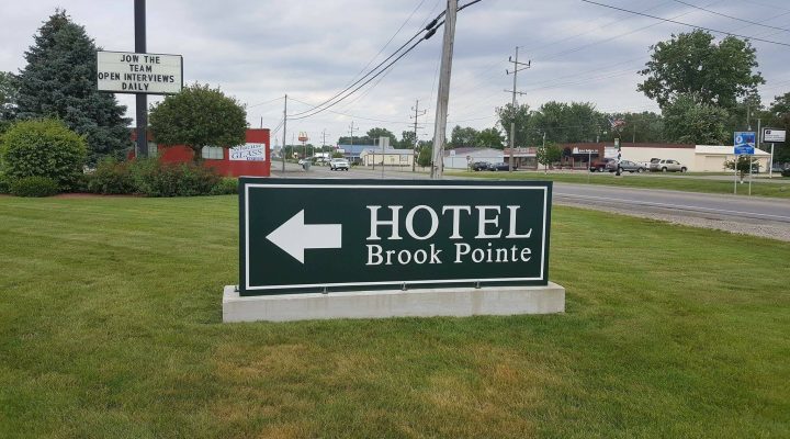 Brook Pointe Resort entrance sign